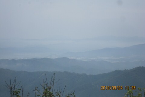 小野寺山からの「眺望」、今日は「絶佳」とはいえません。残念