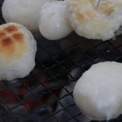 地元の餅米で作くられたお持ちです