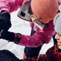 完全に子どもに戻っているスタッフw