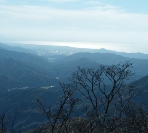 琵琶湖や湖北の山々が見えます。