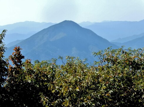 三岳山が大きく見えました。