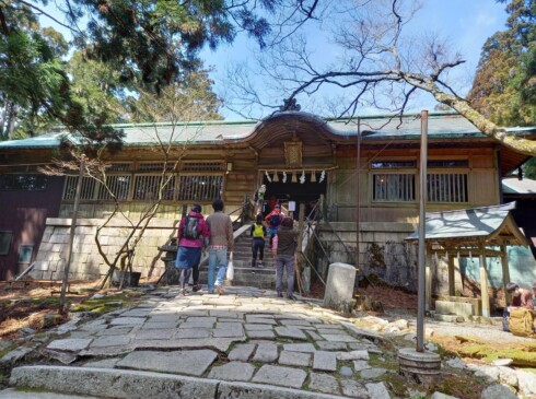 本殿到着マスクしてお参り