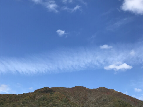 蒜山高原、青空に浮かぶ秋の雲。