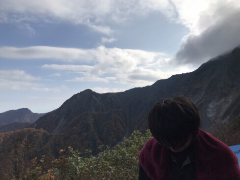 6合目避難小屋より北壁を望む。