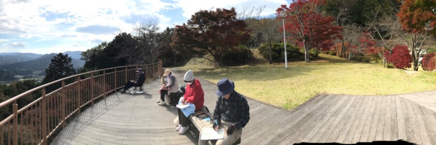 展望デッキにて。集中力upで皆さん真剣です。 パノラマ写真