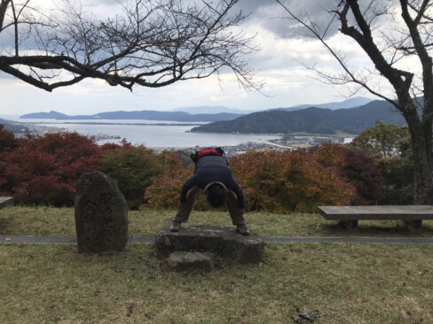 「股のぞき」発祥の地だそうです。なかなか良い構図です。