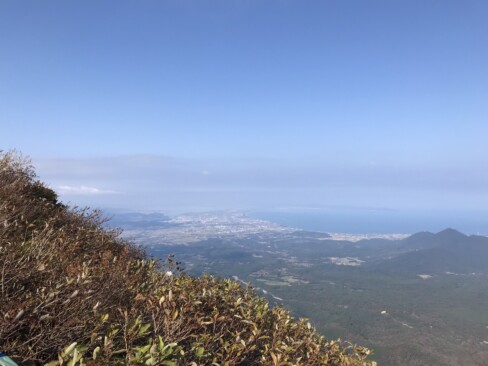 見はるかす大山登山道からの日本海。