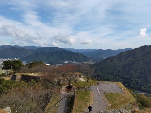 天守跡から本丸