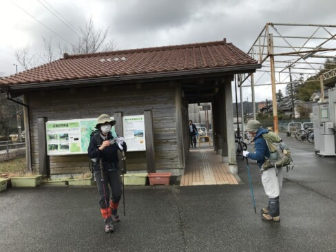 8:50 今日は、藍本駅から出発!