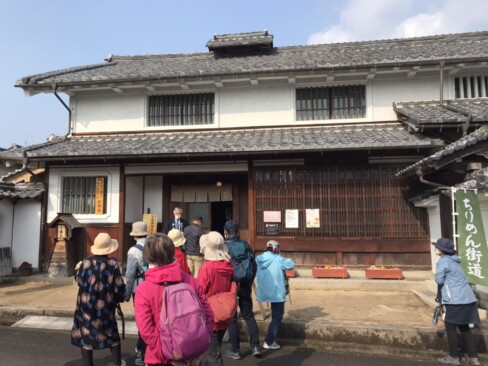 江戸時代から続く豪商の「旧尾藤家住宅」。内部が一般公開されています。