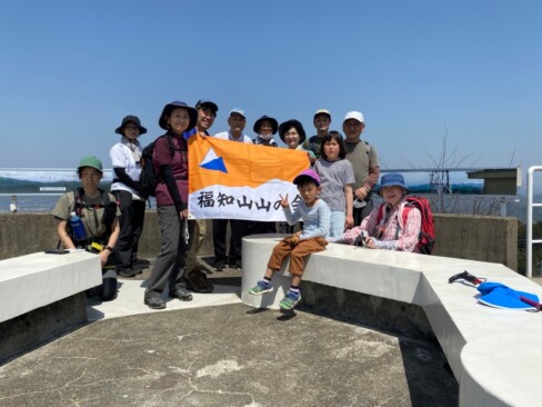 山頂の展望台で(*^^*)360度のパノラマです。