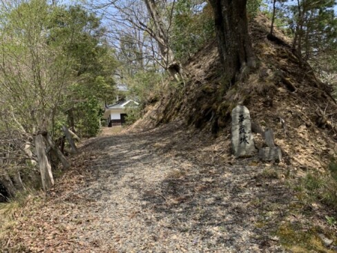 向こうに見えるのは・・・・・?