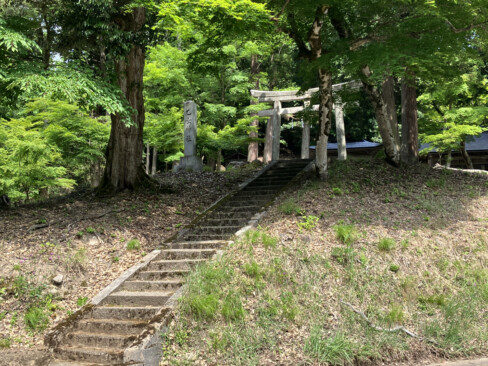 宿泊交流施設「天女の里」横にある乙女神社。民間伝承とされる三人のお子様の一人が神様として祀られていると言い伝えれています。