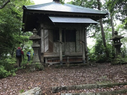 お堂があります。