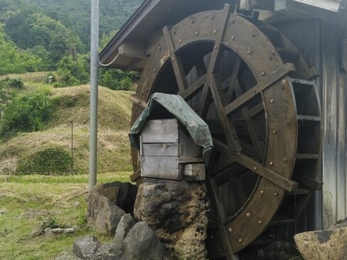 縁側と水車にほっこりしました。