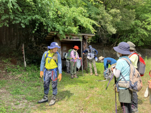 由良駅から15分ほどで登山口に到着です。