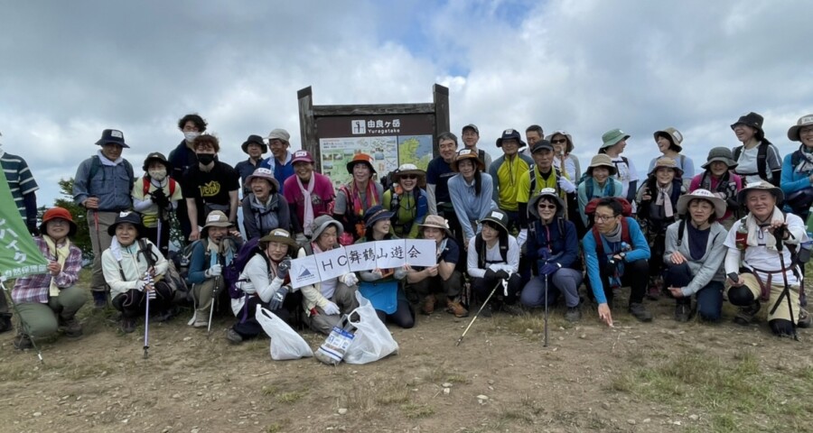 東峰山頂での集合写真。うーん、壮観。