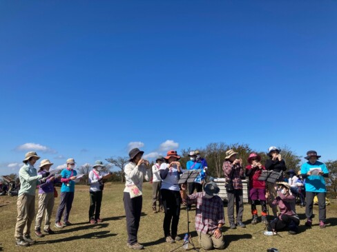 丹後山の会の皆さんの発表。「大江山の歌」のオカリナ演奏と歌🎵