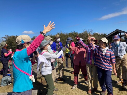 正解者多数のため、ジャンケン大会で賞品をもらう人を絞ります。皆さん、勝ってますやん(´・ω・)