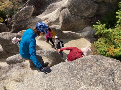 これぞ花崗岩って感じの岩。