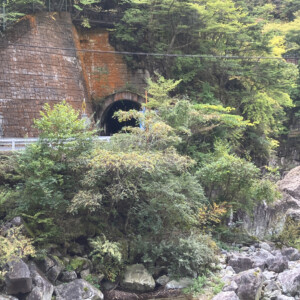 レトロなトンネル。