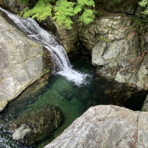 みたらいの滝。