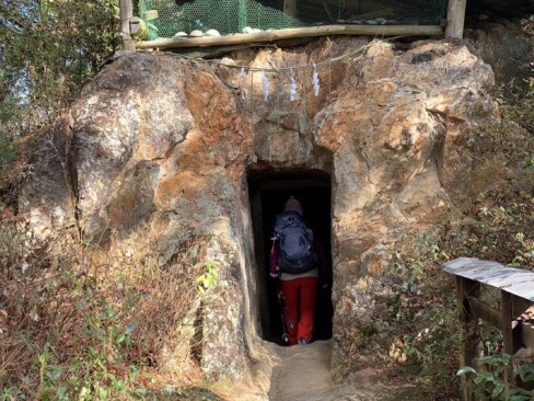 「天岩戸」・・くぐり抜けると厄が抜けるそうです(^O^)/