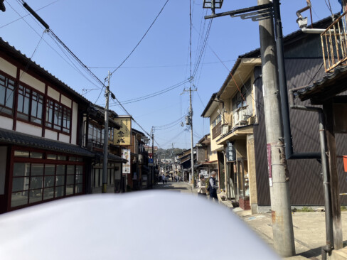 昔日の面影をとどめる街の様子。