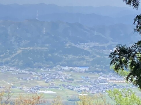 山頂からは、豊里方面がよく見えます。