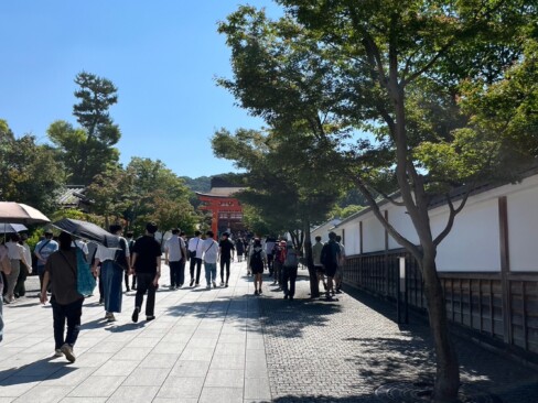 すでに、たくさんの人です。