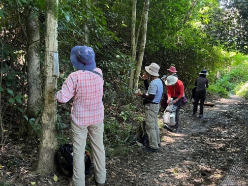 暑いです。水分補給が欠かせません。