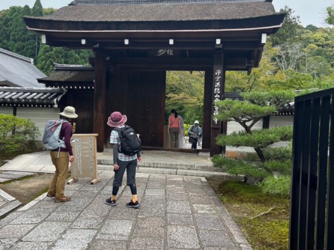 苔寺として有名な西方寺。拝観は予約がいります。