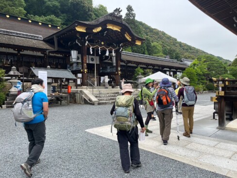 701年に建立された本殿。さあ、お参りしましょう。