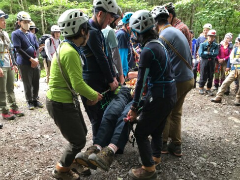 ストック6本使用。真ん中の担当が重い!!