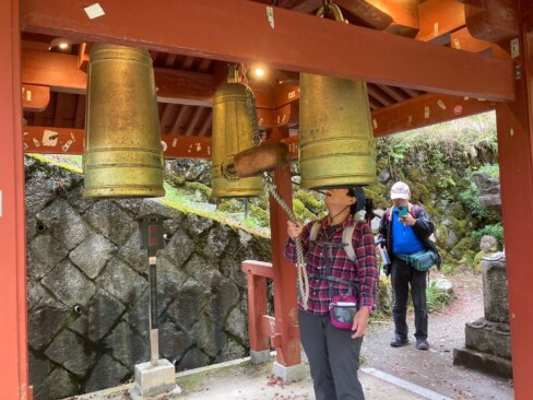 変わった形の鐘ですね。