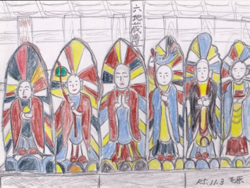 宮津地域に多いといわれる色鮮やかなお地蔵様。
お顔の表情がいいですね。(T・N)