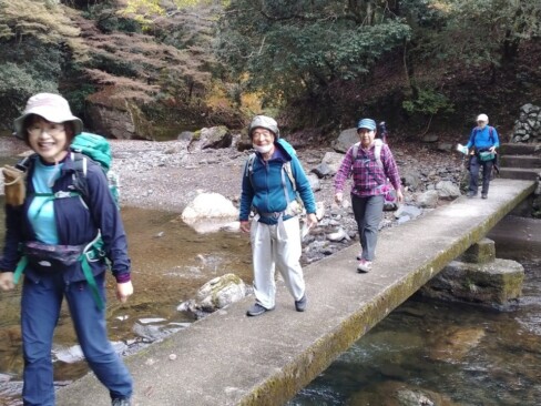標識91のそばにある、潜没橋(小泉橋)。