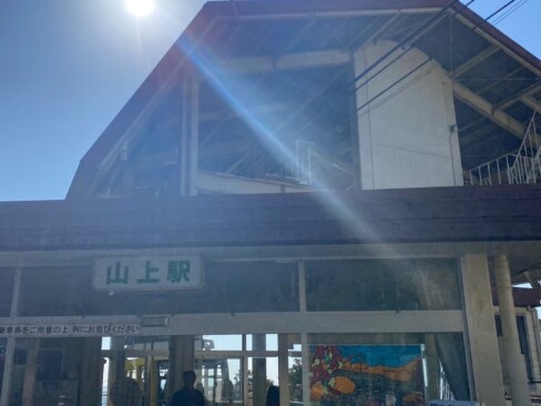 ロープウェイなら、4分ほどでここまで上がれますが・・・私たちは「山の会」なので、もちろん歩きです。