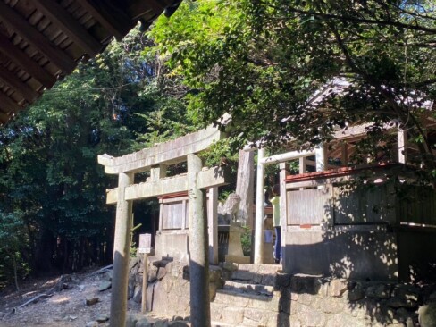 白山権現に到着。ここで、ゆっくり昼食休憩。