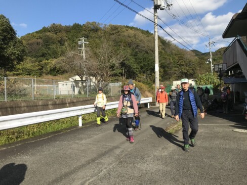 駐車場付近まで全員元気に帰ってきました。お疲れさまでした。