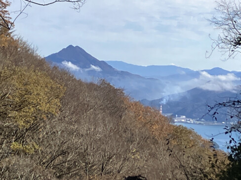 登山道から青葉山もしっかり望むことができました。