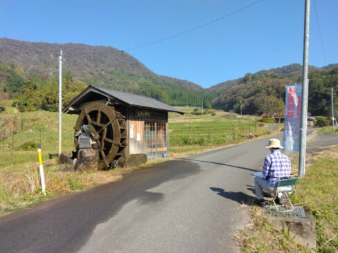 水車小屋、山里を象徴していますね。水しぶきがすごかった。