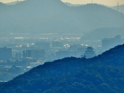 かぶりんさんのデジカメなら、ここまではっきりと姫路城が見えるんですね。