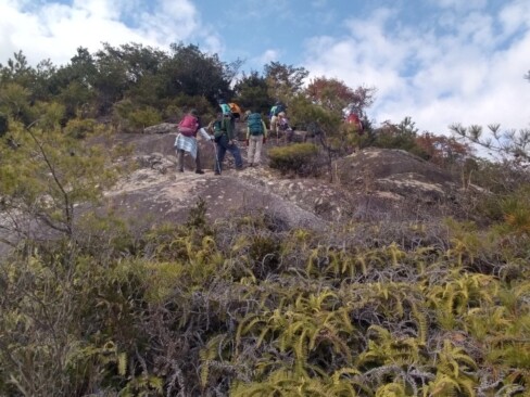 ゴツゴツした岩・・楽しいーーーーー(*^^*)