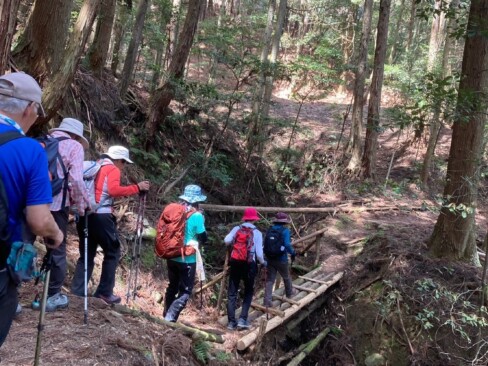 しっかりとした橋がつけてあります。