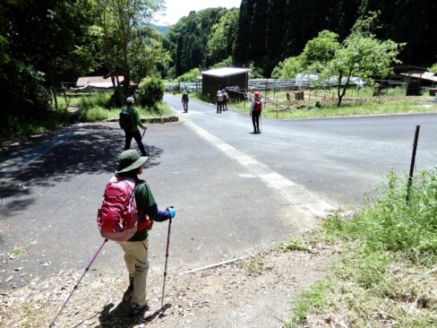 皆さん元気に、登山口まで戻ってきました。