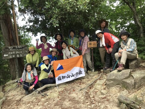 繖山山頂で、本日2回目の記念写真。