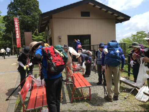 鬼嶽稲荷神社で休憩。ここからが本番です。