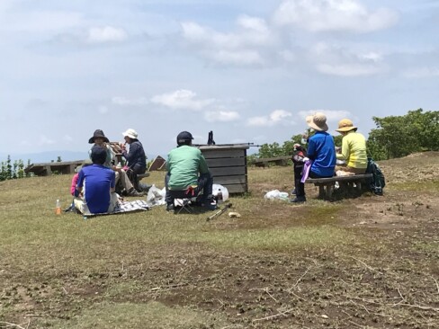 千丈ケ嶽でお昼にします。