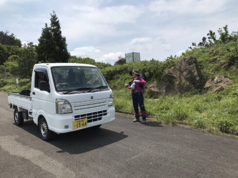 デポしていた軽トラに拾ったごみを積んでもらいました。ありがとうーーーー。